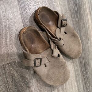 Women’s Grayish Tan Suede Buckle Shoes